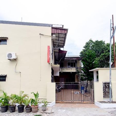 Oyo 1507 Doriyu Homestay Medan Esterno foto