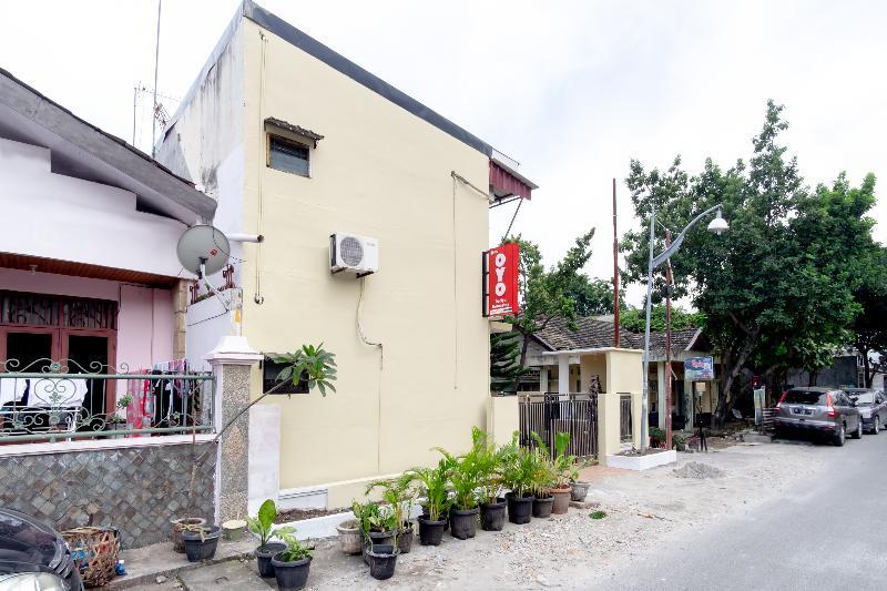 Oyo 1507 Doriyu Homestay Medan Esterno foto