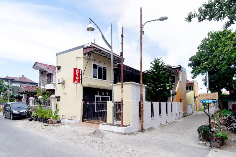 Oyo 1507 Doriyu Homestay Medan Esterno foto